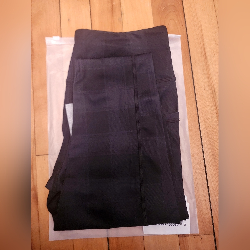 NWOT Constantly Varied Gear Pocket Leggings Full Length Black Plaid Size Small